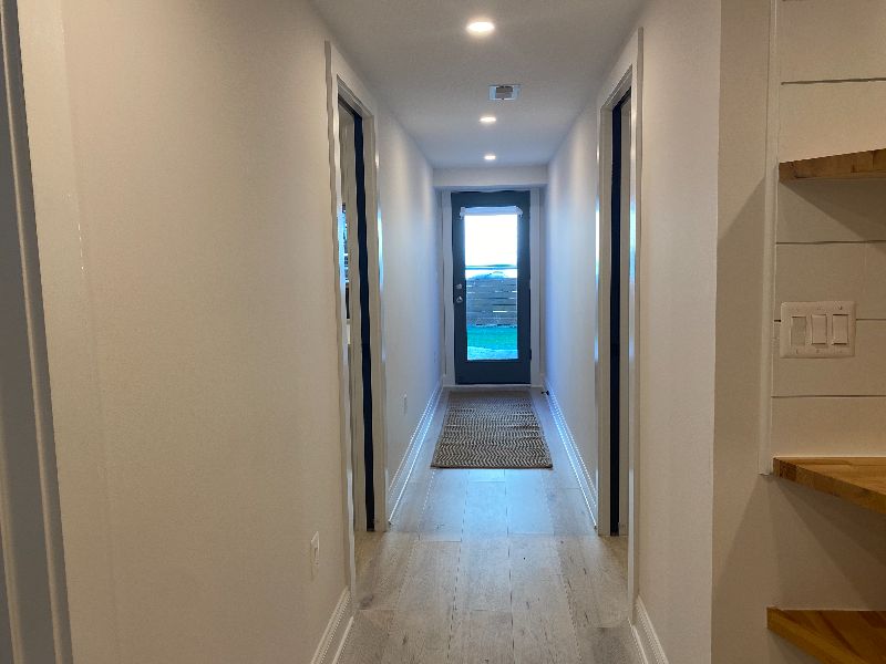New Luxury 2 BR Apartment, includes secured parking space - Photo 12