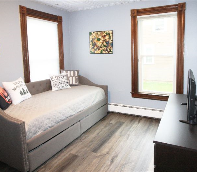 Stunning Bright Remodel in the Heart of St. Johnsbury - Photo 5