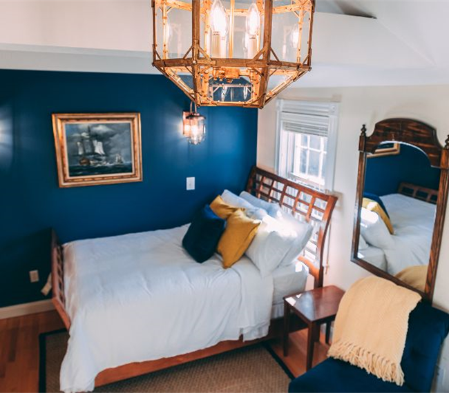 Captain's Quarters - walk to MMC, parking, laundry