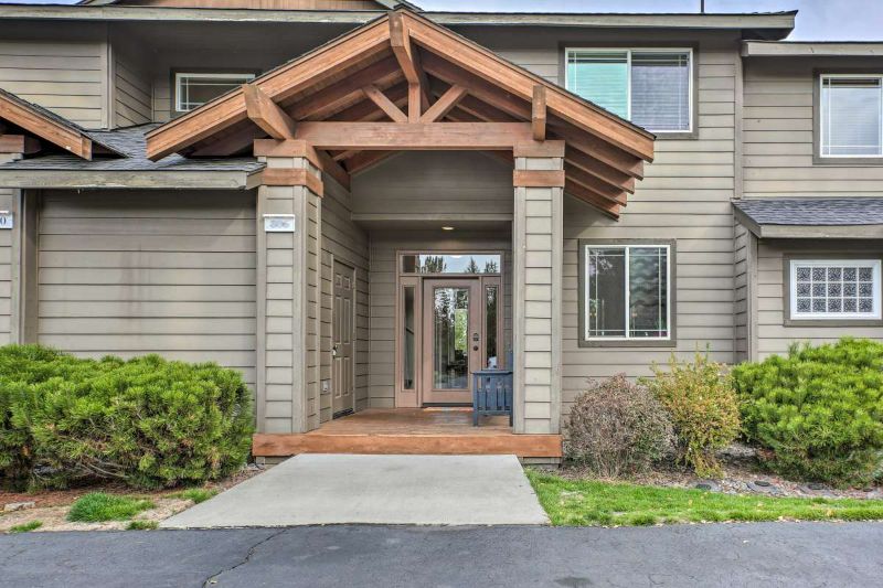 Eagle Crest Furnished Home with Resort Amenities - Photo 4