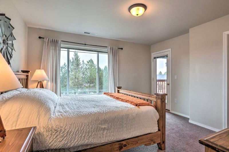 Eagle Crest Furnished Home with Resort Amenities - Photo 1