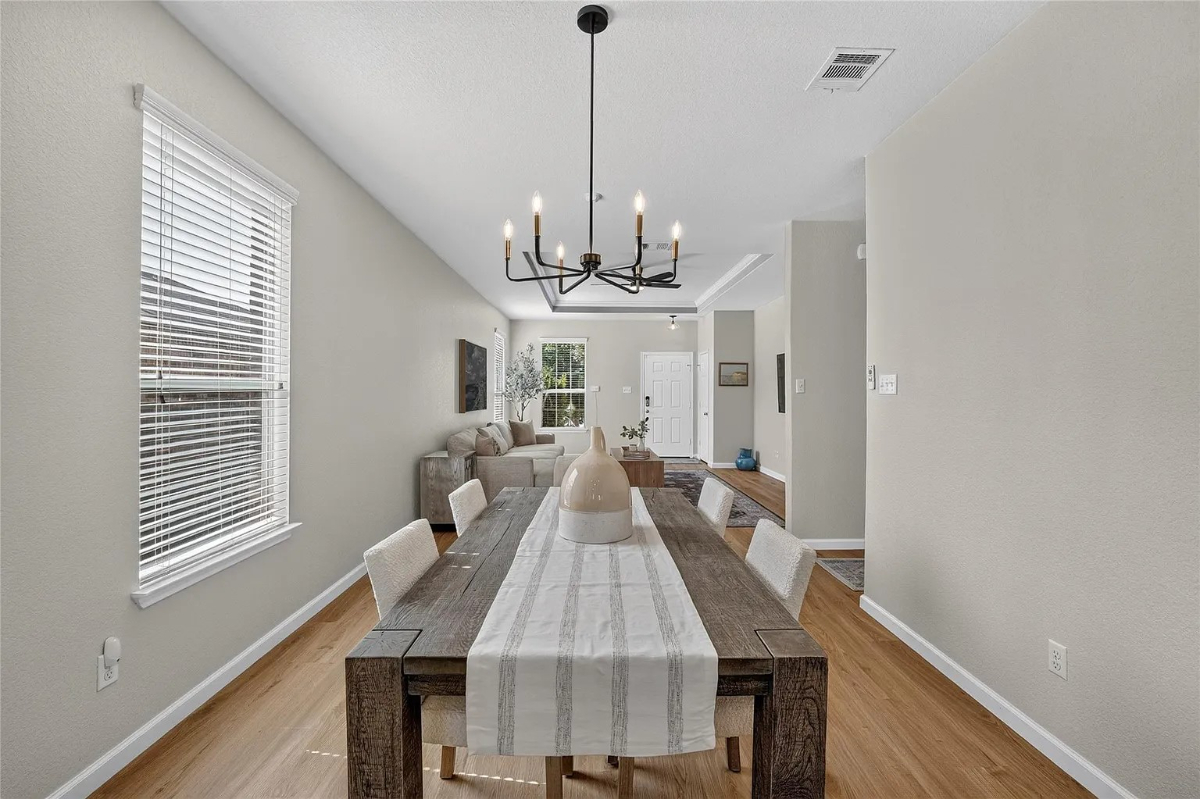 Adorable Home in Amazing Neighborhood- Lazy river, fishing ponds, Olympic pool - Photo 5