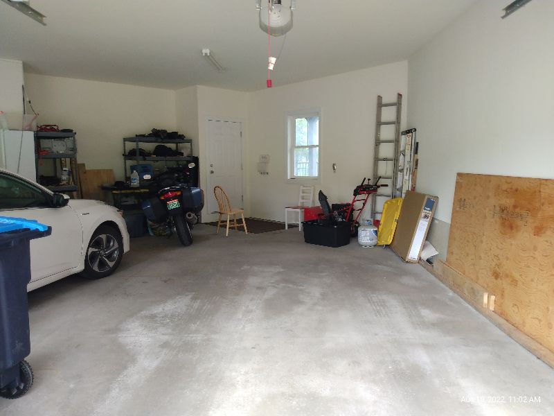 Over The garage Studio Separate Entance - Photo 2