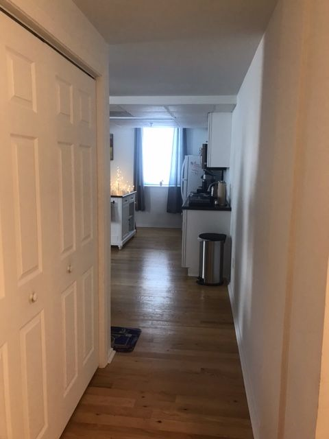 Beautiful loft studio space in the center of Burlington with lake views, garage parking available fo - Photo 10