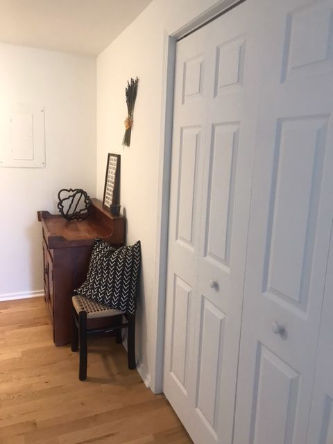 Beautiful loft studio space in the center of Burlington with lake views, garage parking available fo - Photo 11