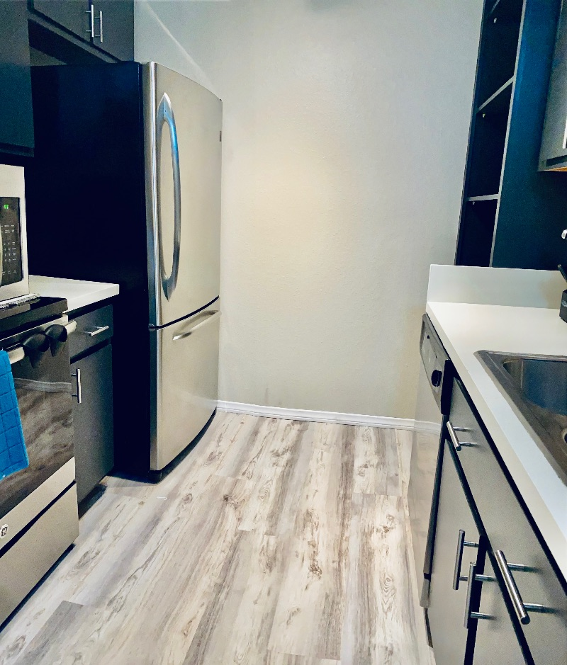 Top-Floor Bankers Hill 1BR | Garage Parking | Walk to Little Italy & Balboa Park - Photo 6