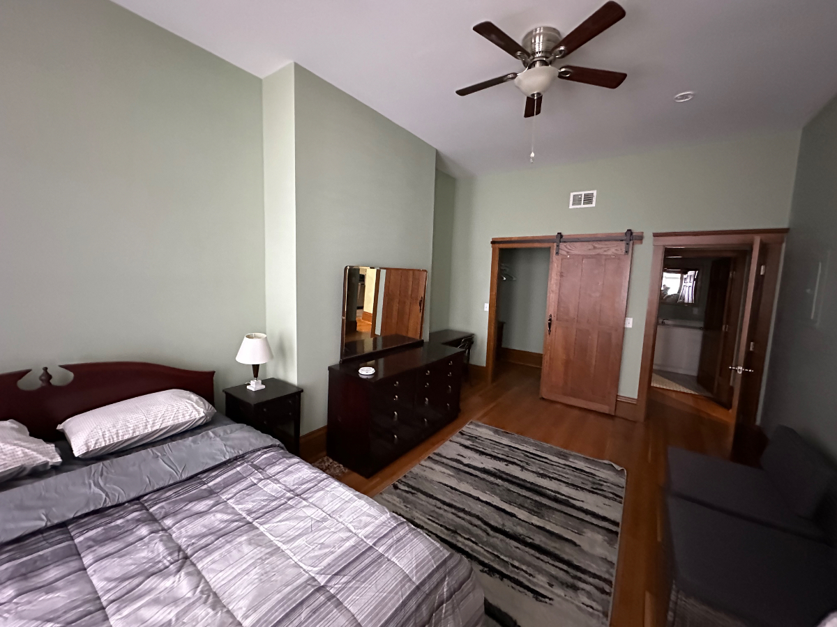 Beautiful Historic 2 Bedroom Apartment (with... - Photo 2