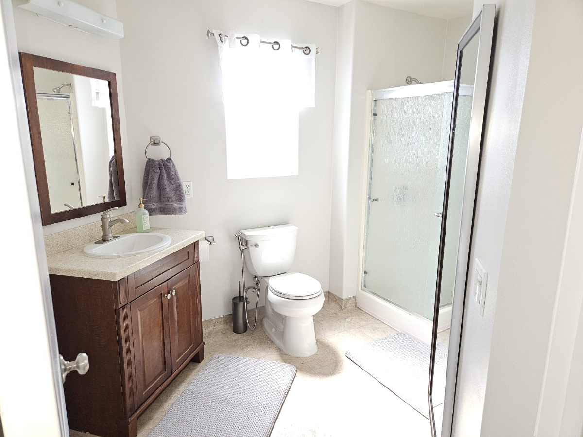 Large Furnished Studio with full kitchen, private balcony in perfectly located Birdland - Photo 6