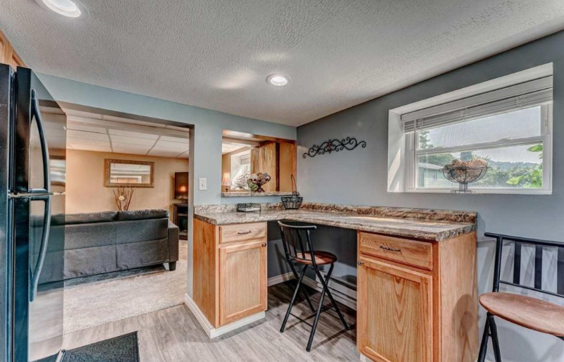 Cozy 1bed 1bath- basement apartment-Close to many Hospitals and shopping centers - Photo 3