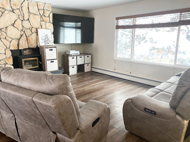 Rare Find Spacious Cozy HOME With Garage 2 Bedrooms 2 Baths In A Safe 