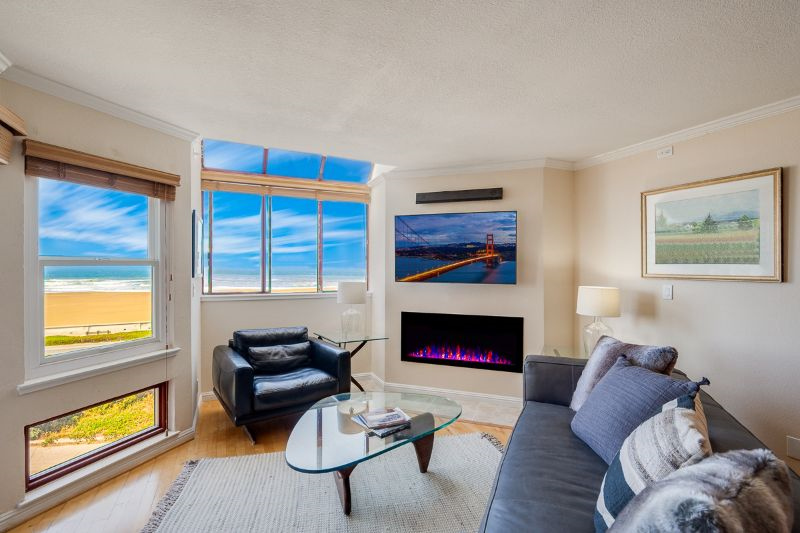 DIRECT VIEW! OCEANFRONT City Living at the Beach- inc maid service & Utiities - Photo 6