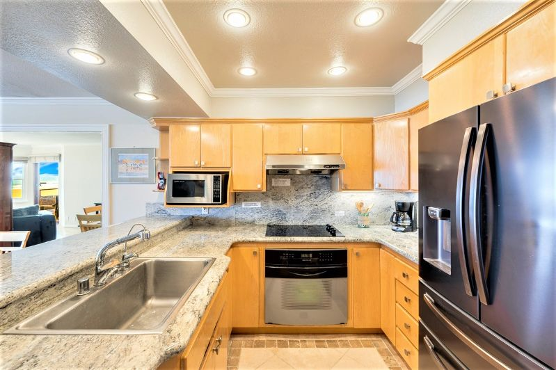 DIRECT VIEW! OCEANFRONT City Living at the Beach- inc maid service & Utiities - Photo 4