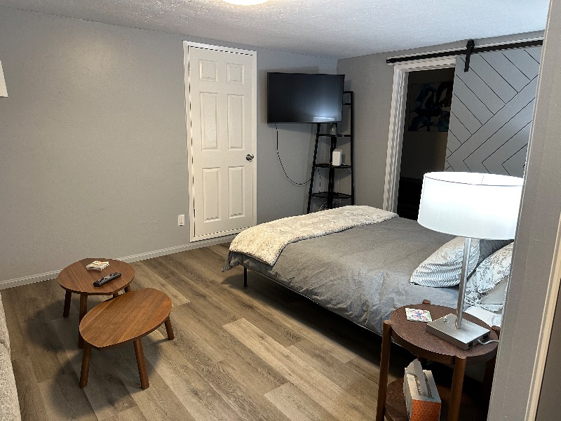 Large studio in Mission Hills - Photo 1