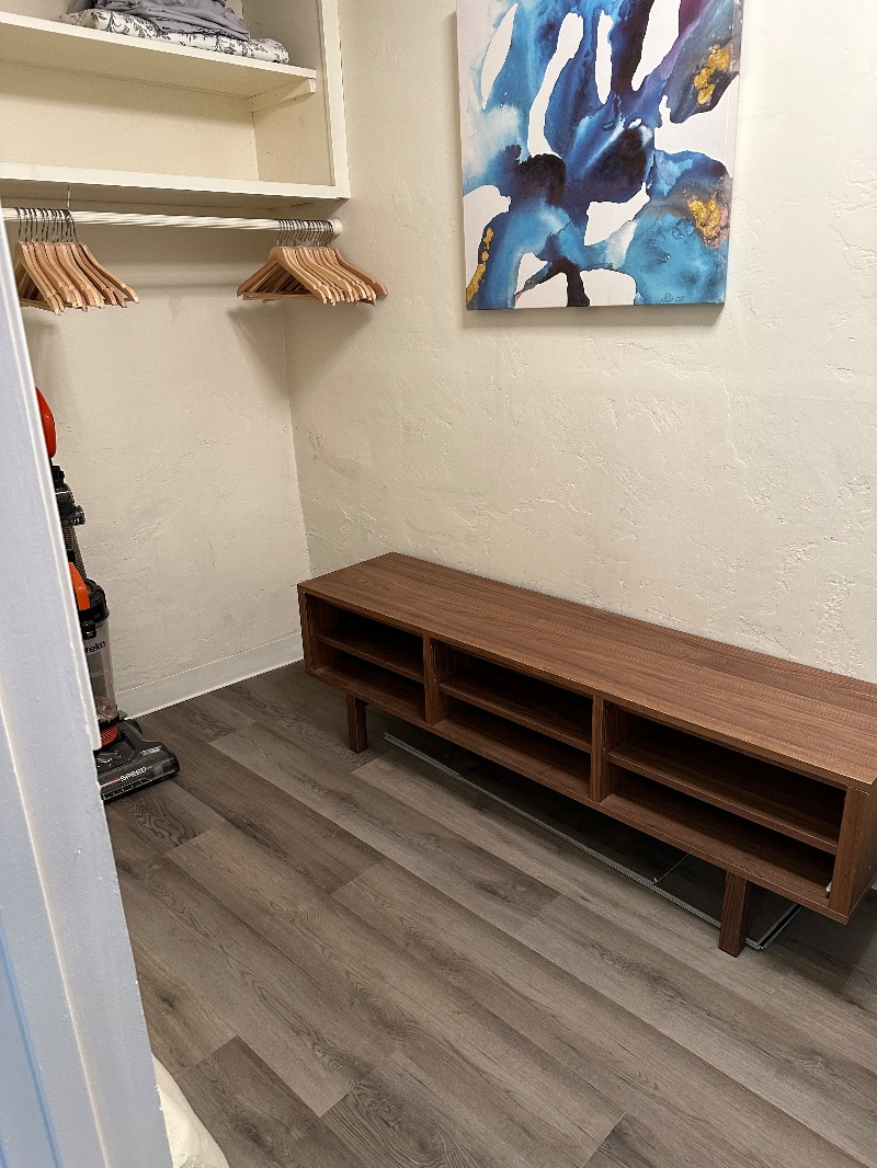 Large studio in Mission Hills - Photo 5