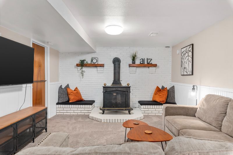 Cozy Large 1 Bed Basement Apt near St Marks