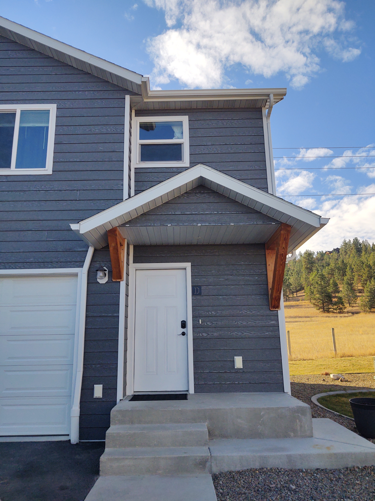 New South Hills Townhome Near Hospital Unit D