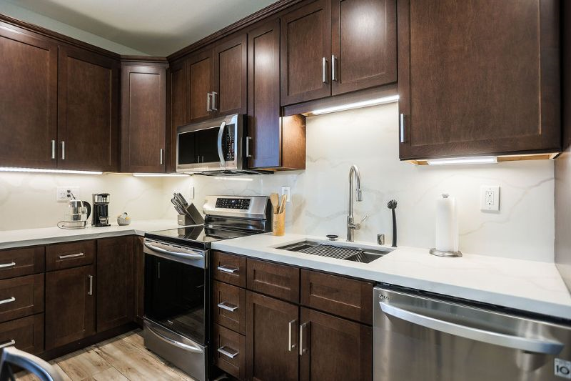 Clean and Convenient 2 Bedroom/2 Bathroom Home - Photo 1