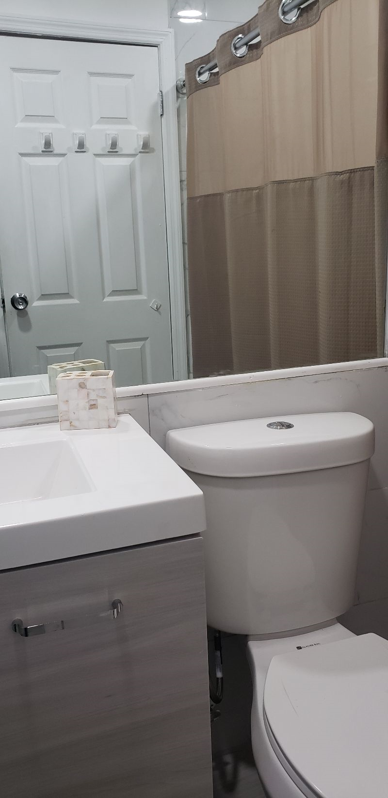 3Bed /2 Bath  Condo On A  Beautiful Tree Lined Street . Fresh Meadows NY 11365 - Photo 9