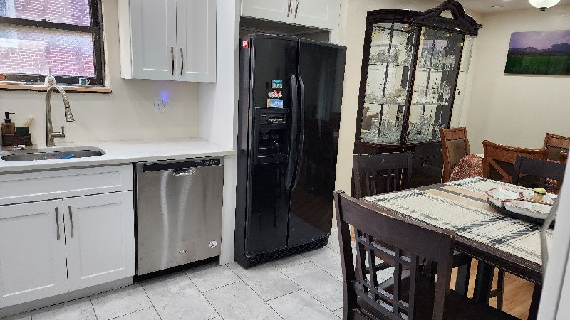 3Bed /2 Bath Condo On A Beautiful Tree Lined Street . Fresh Meadows NY 11365 - Photo 4