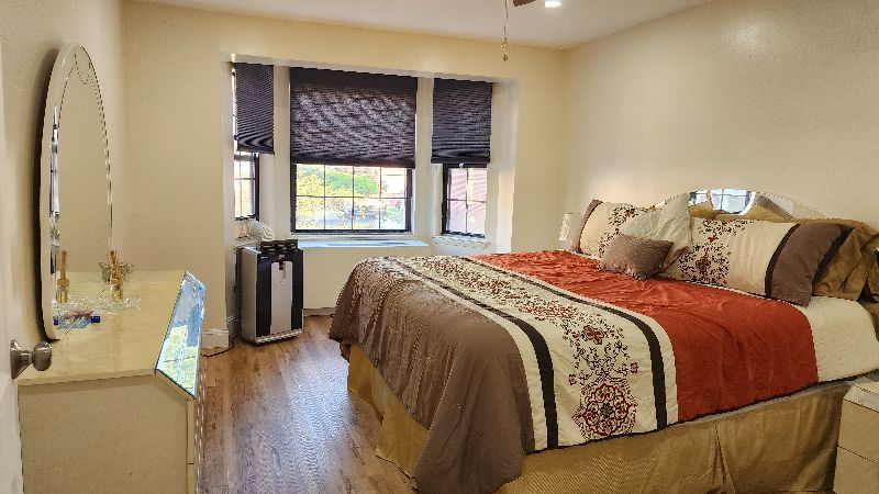 3Bed /2 Bath  Condo On A  Beautiful Tree Lined Street . Fresh Meadows NY 11365 - Photo 7