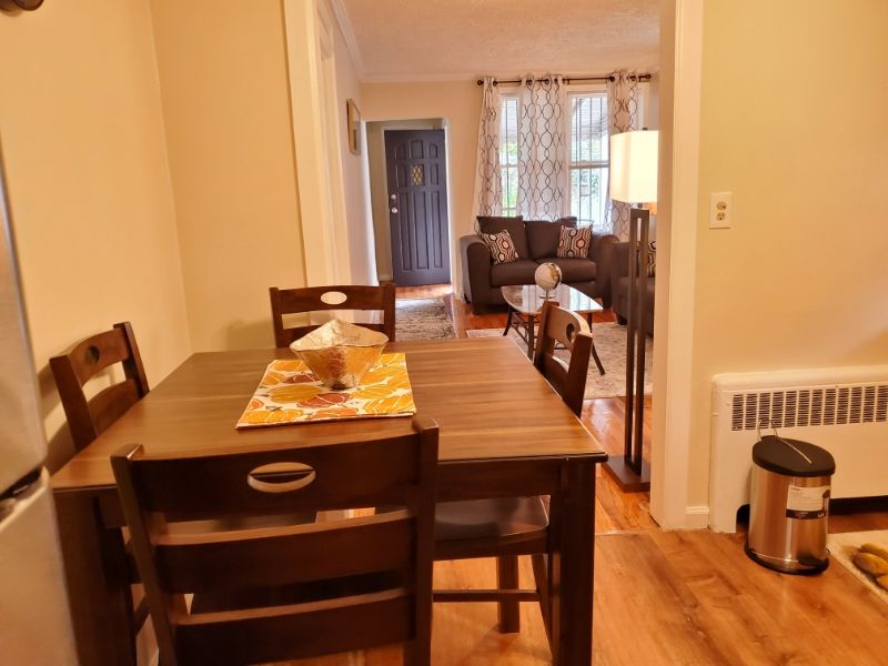 Recently refurbished fully furnished 2 bed rooms. Close to hospital and colleges - Photo 6