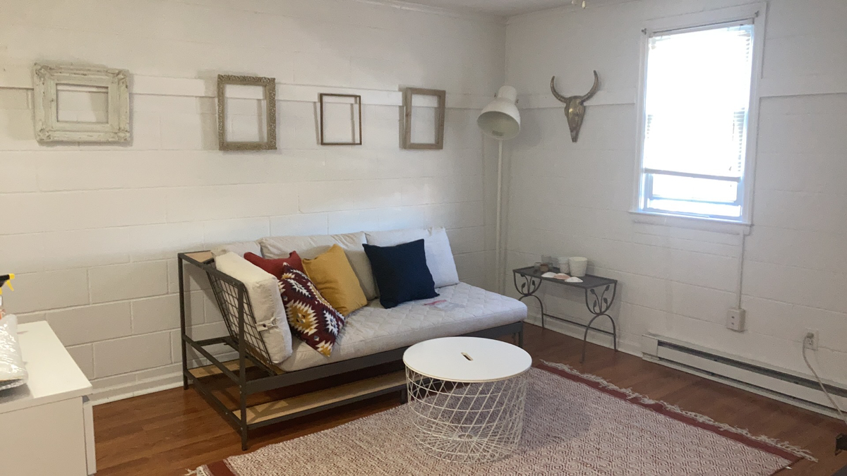 Beautiful FURNISHED studio apartment (Apt.1)
