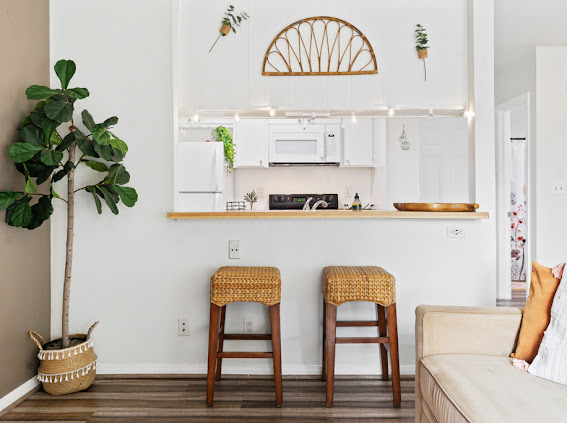 DESERT ROSE COCOON 1Bed/1Bath Condo in Normal Heights, In-Unit Laundry, Gated, Free Parking, Full Kitchen & Relaxing Bathtub - Photo 3