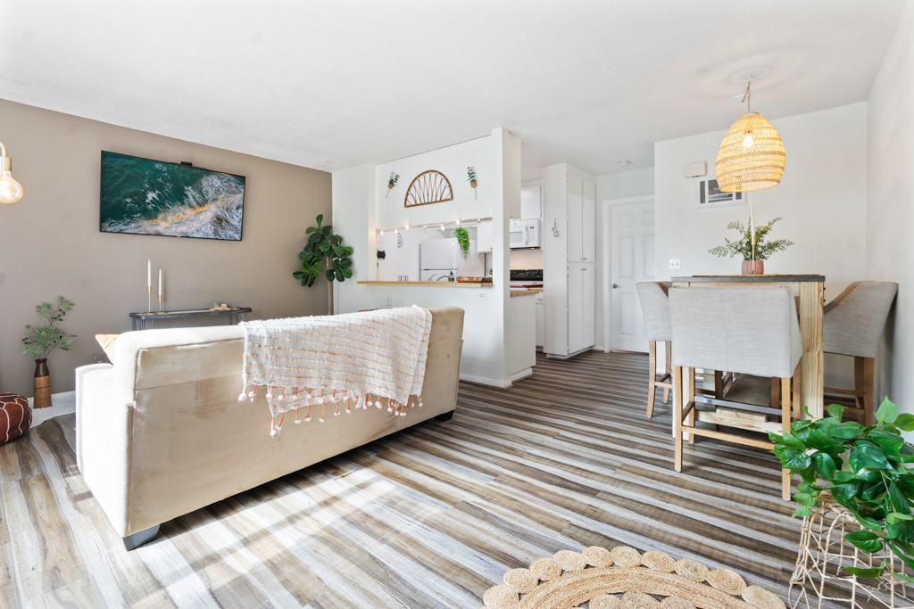 DESERT ROSE COCOON 1Bed/1Bath Condo in Normal Heights, In-Unit Laundry, Gated, Free Parking, Full Kitchen & Relaxing Bathtub - Photo 4