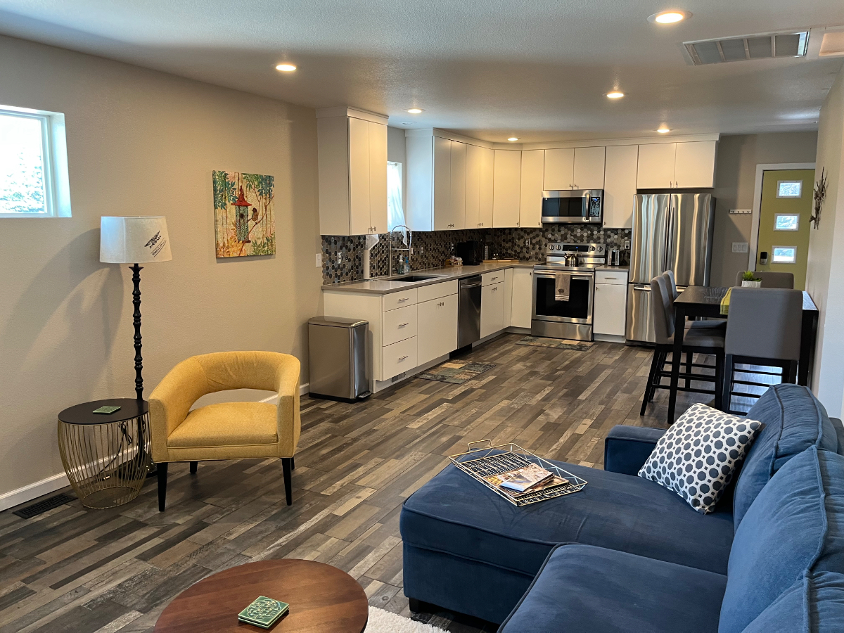 Modern Avenues Loft Close to Downtown - Photo 5