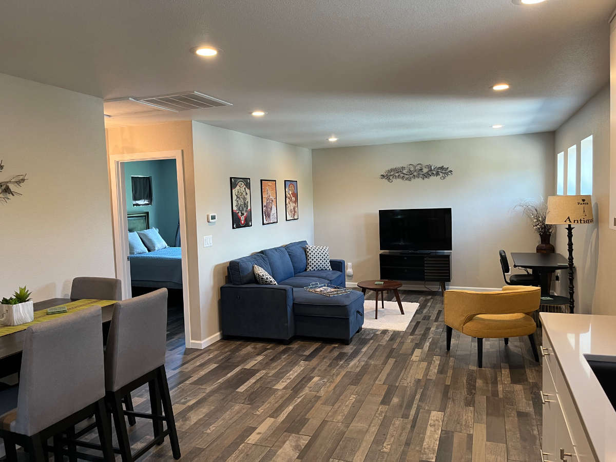 Modern Avenues Loft Close to Downtown - Photo 3