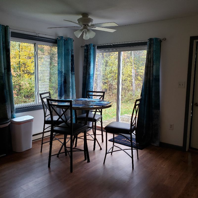 Private Queen size Bedroom 5 near UVM & local town - Photo 6