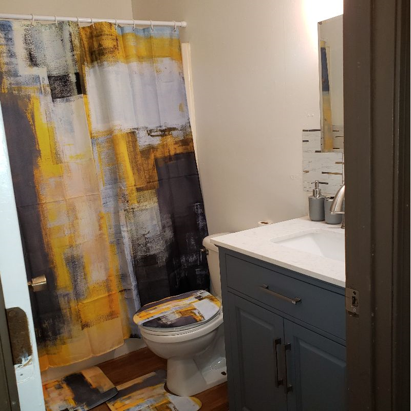Private Queen size Bedroom 5 near UVM & local town - Photo 3