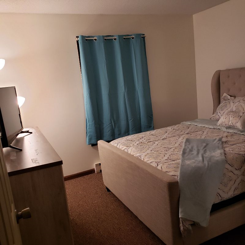 Quiet Private Bedroom 6 near UVM & local town
