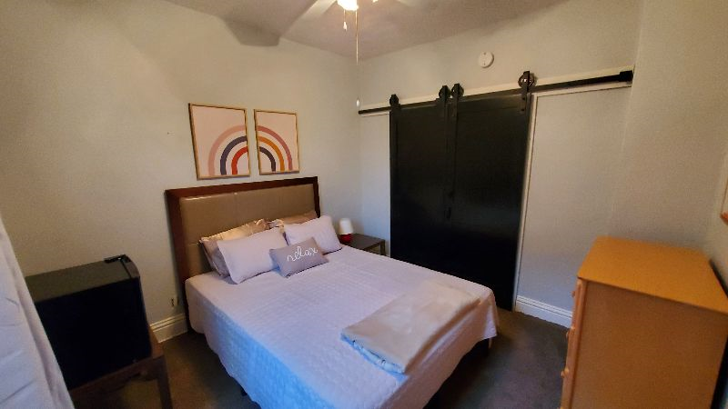 The Beverly House for Traveling Nurses - Room1