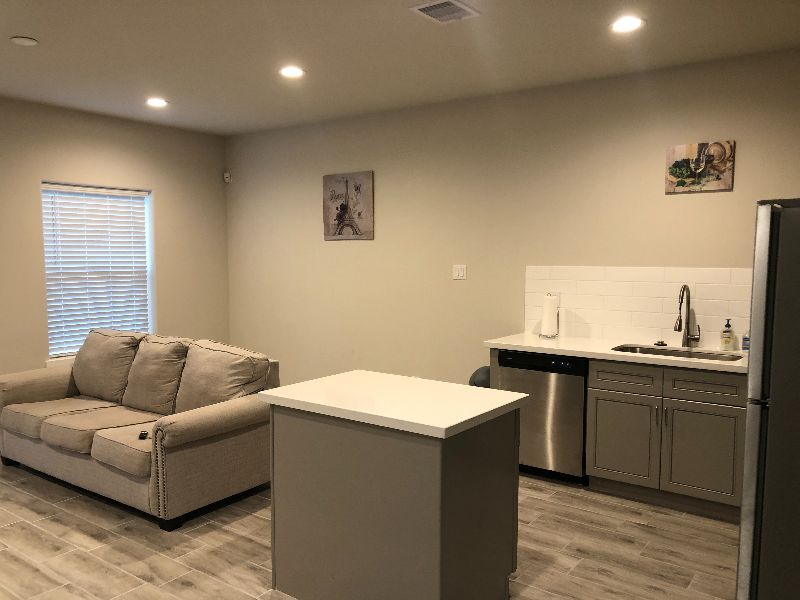 3 Bdrm, 2-1/2 bath, 4 miles southest of Texas Medical Center - Photo 4