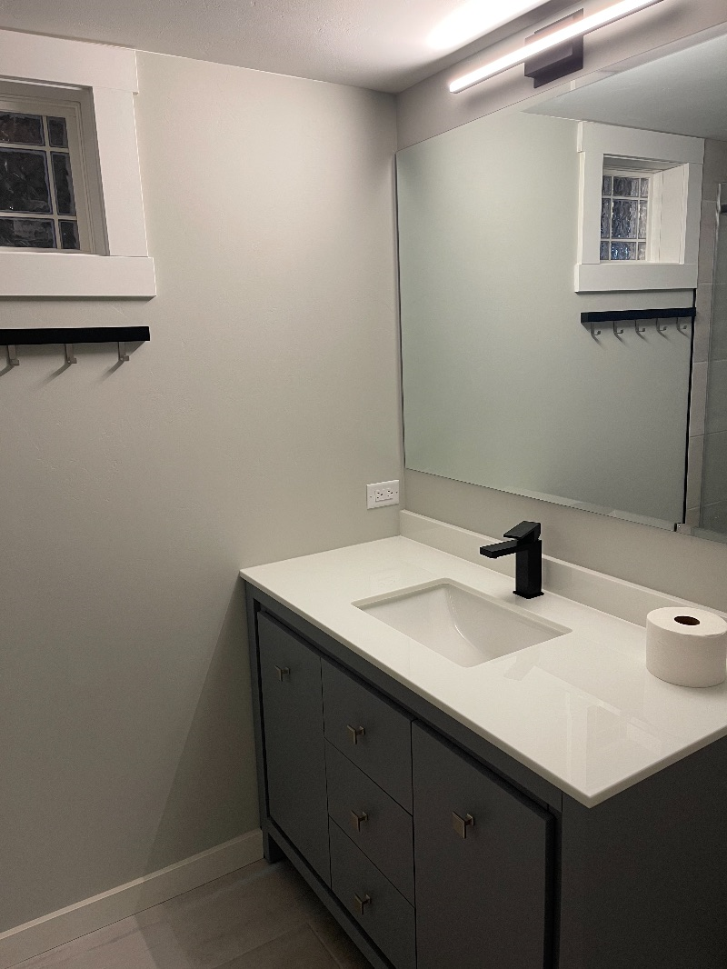 2 Bedroom Lower Level Apartment - Photo 5