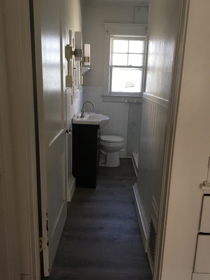 Quiet 2 bedroom near hospitals - Photo 2