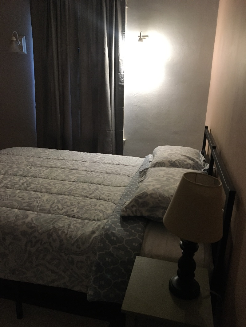 Quiet 2 bedroom near hospitals - Photo 10