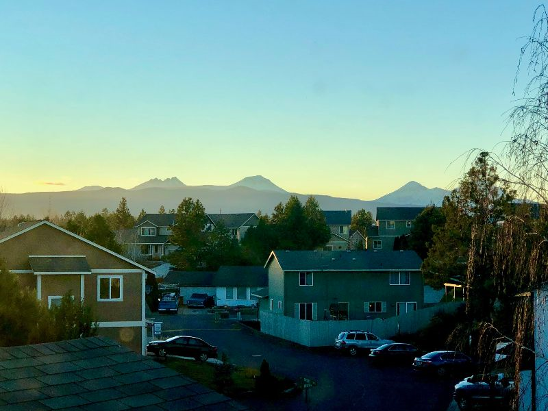Mountain Views, Full House Rental (4 bedrooms, 2.5 bath) - Photo 1