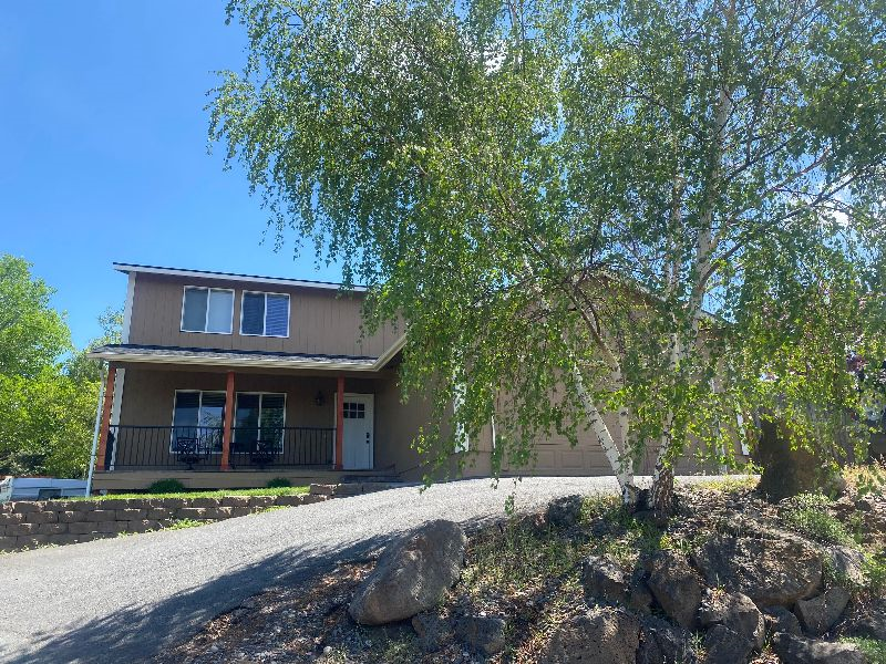 Mountain Views, Full House Rental (4 bedrooms, 2.5 bath) - Photo 3