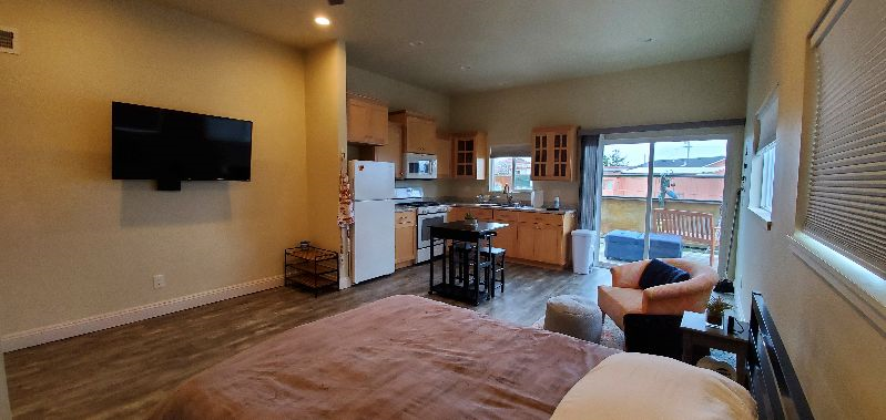 Cozy King Salmon Beach Studio