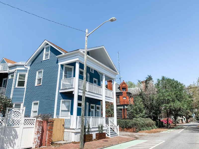 Fully Furnished Studio Apartment steps from Forsyth Park, not far from all Hospitals!