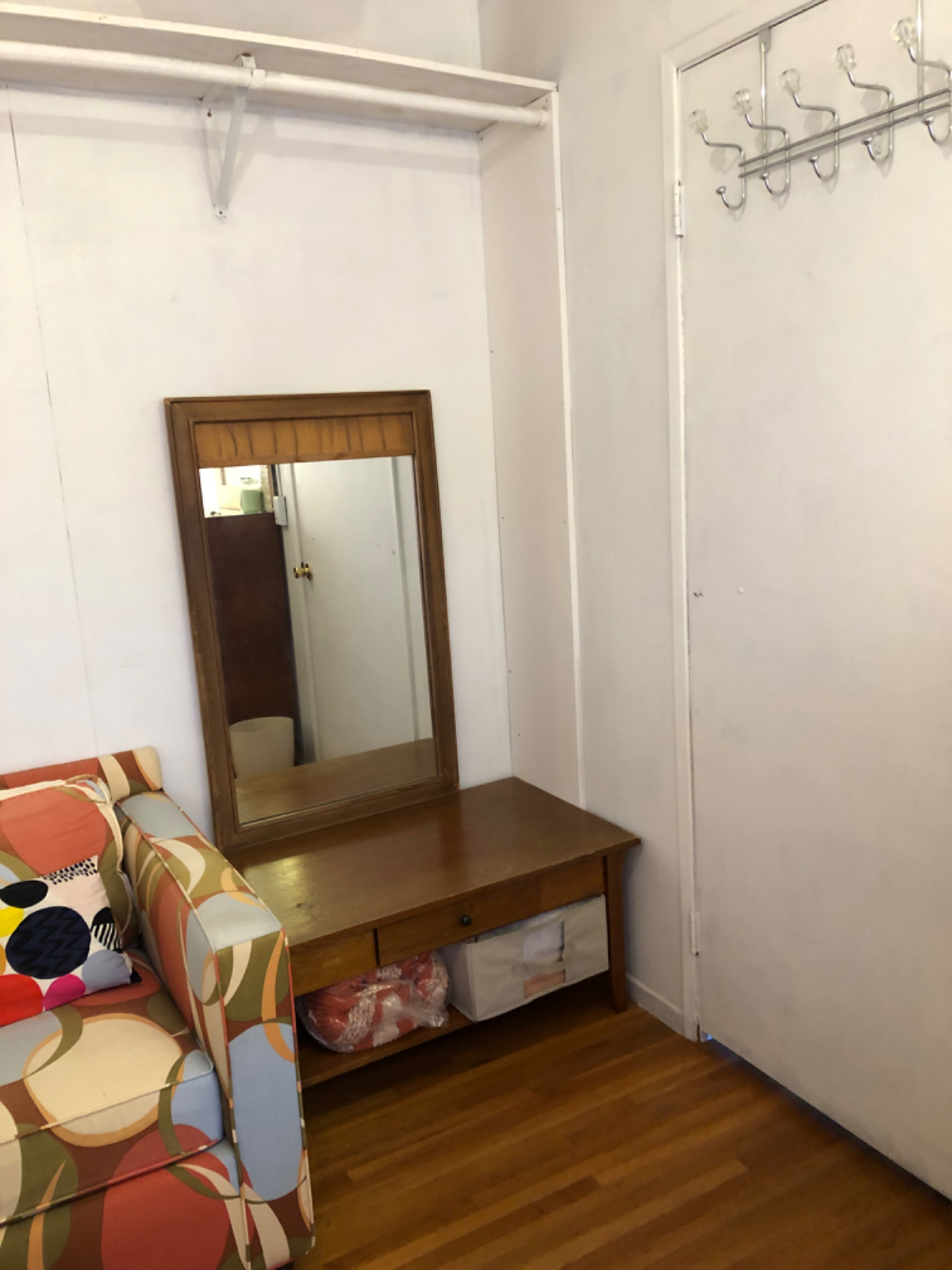 West LA Females preferred, PRIVATE, FURNISHED BEDROOM in a home, NEAR CENTURY CITY IN WEST LOS ANGELES - Photo 6