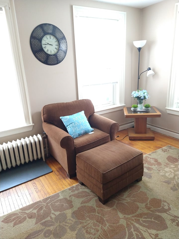 Perfect 2 Bedroom Apartment in Heart of Entertainment District - Photo 5