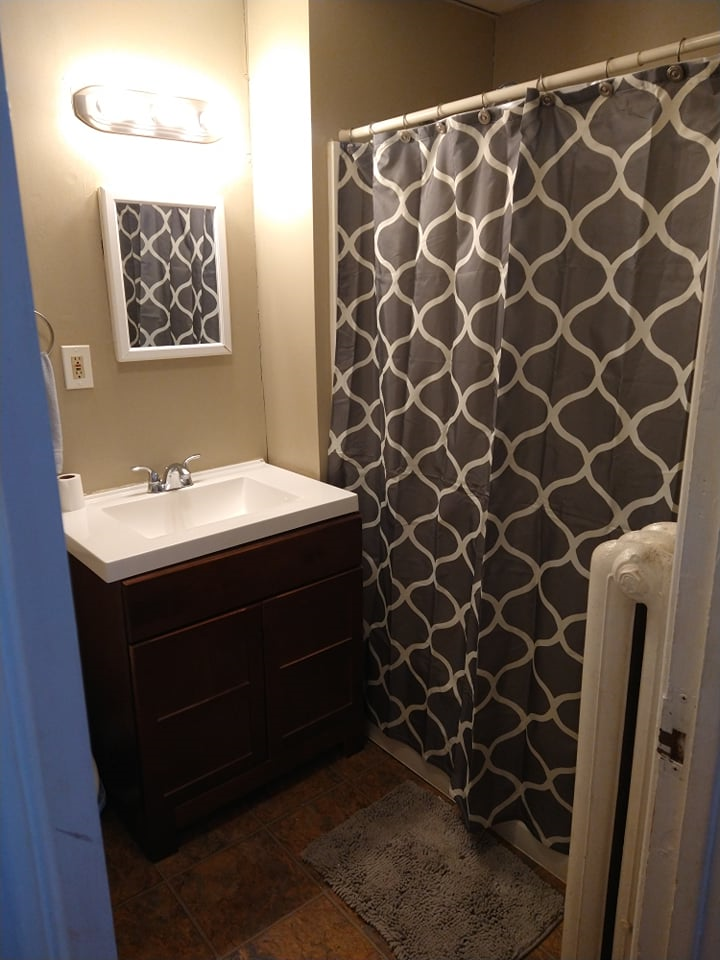 Perfect 2 Bedroom Apartment in Heart of Entertainment District - Photo 8