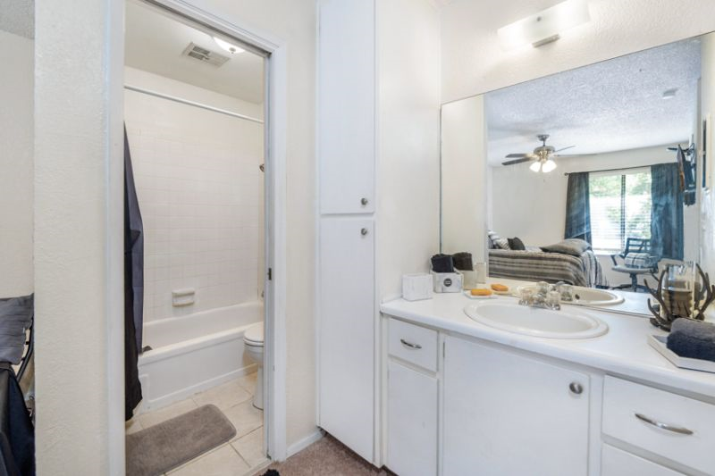 Cozy Condo for Rent, Near Swensons Golf Course - Photo 6