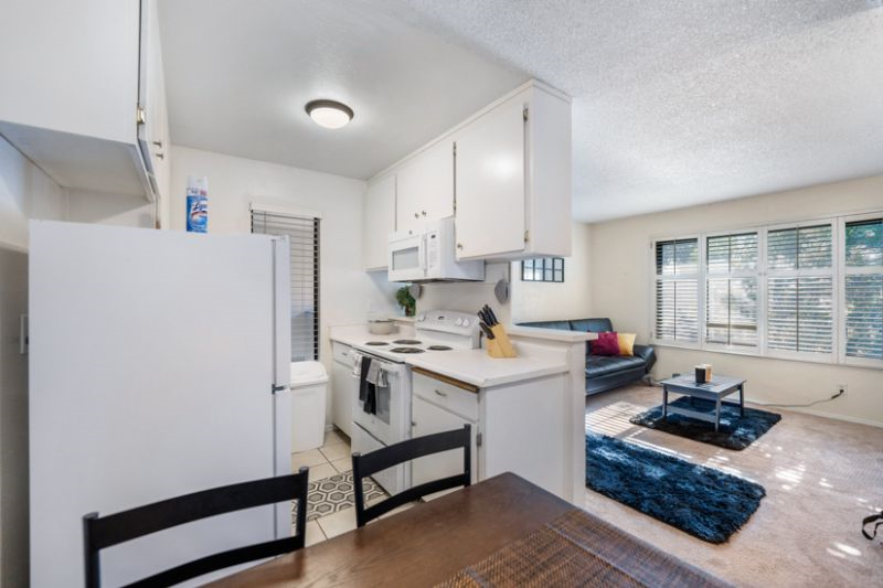 Cozy Condo for Rent, Near Swensons Golf Course - Photo 3