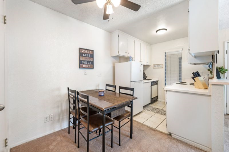 Cozy Condo for Rent, Near Swensons Golf Course - Photo 4