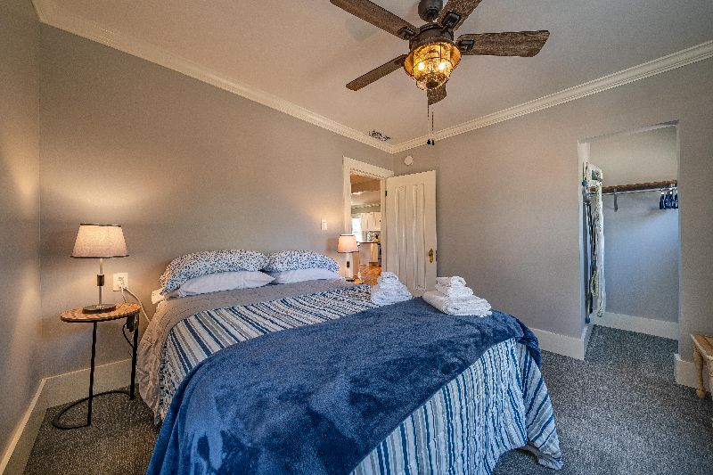 Completely new 2 BR, 1.5 BA near hospitals and universities - Photo 9