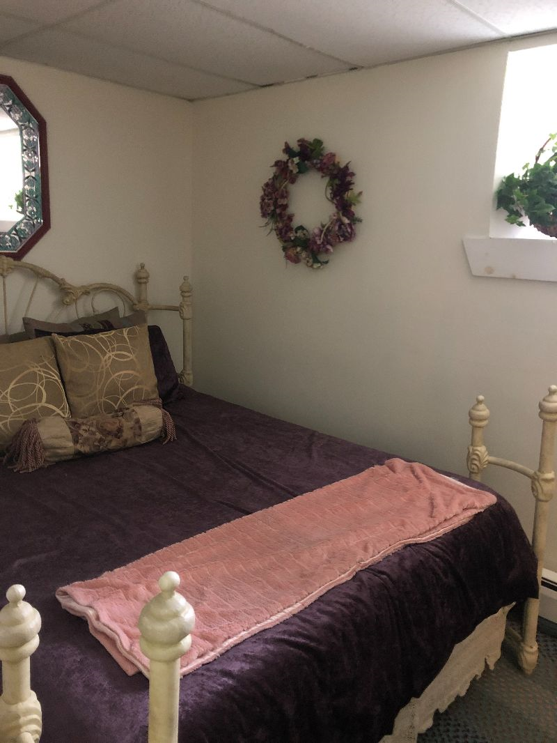 PET friendly, NON-SMOKING, 1600 sq ft duplex apt in downtown Rutland (Avail. 1/1/27 - 3/31/27) 1 mil - Photo 5